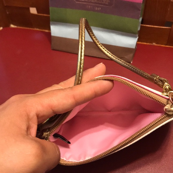 Coach wristlet - Picture 3 of 7